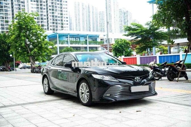 Toyota Camry 2.5Q 2020 Đen Tự động 8 cấp