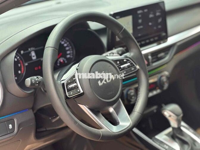 Kia K3 Premium 2024 Trắng 5.000km