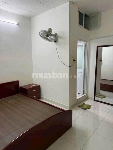 Nhà riêng 1/Phan Đăng Lưu, sẵn nội thất giá 14 tr/th (2PN 96m2 )