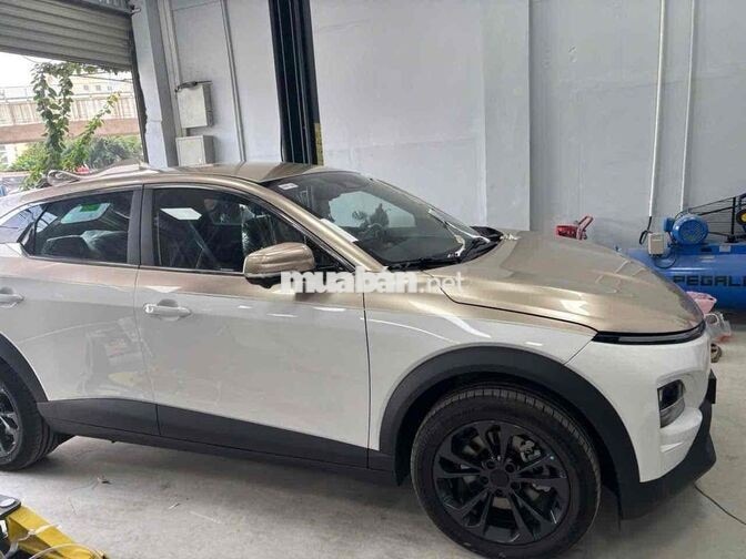 Vinfast VF6 Plus Trắng, Vàng đồng Mới