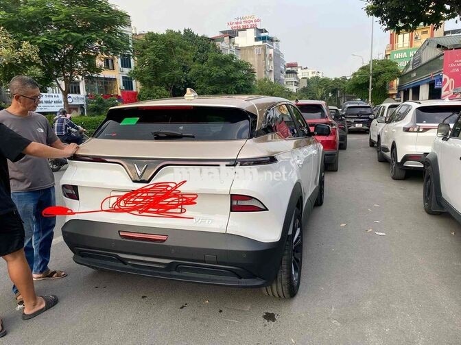 Vinfast VF6 Plus Trắng, Vàng đồng Mới