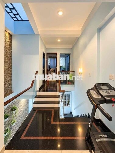 CHÍNH CHỦ GẤP BÁN ĐỊNH CƯ - GIÁP Q1 - MẶT TIỀN HẺM 8M VỪA Ở VỪA KD