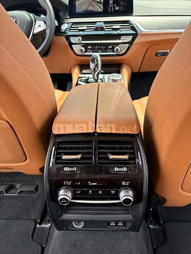 Bán xe BMW 520i G30 LCI - Facelift, xe siêu mới đẹp, nội thất da