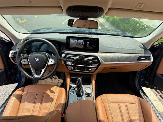 Bán xe BMW 520i G30 LCI - Facelift, xe siêu mới đẹp, nội thất da