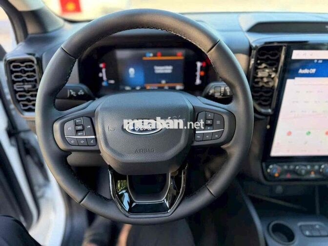 Ford Ranger XLS New Trắng