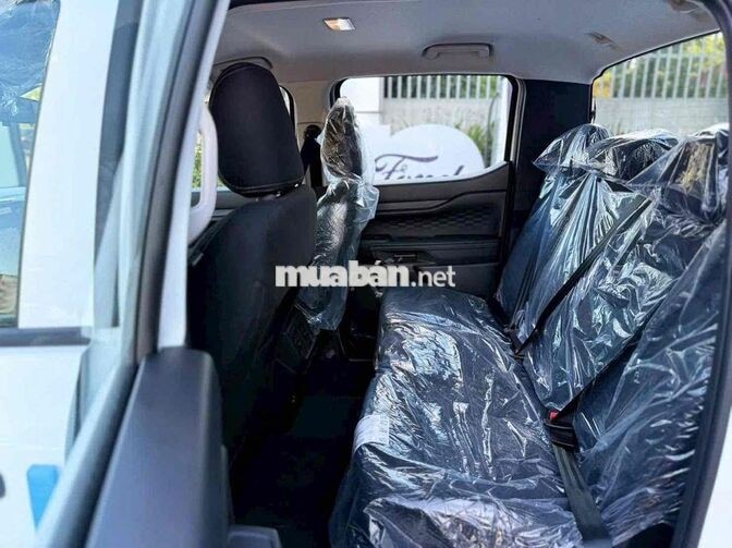 Ford Ranger XLS New Trắng