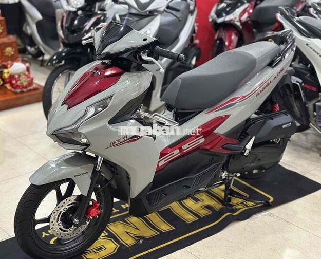 Honda Air Blade 4val 2025 Xám Đỏ.Bản Đặc Biệt.