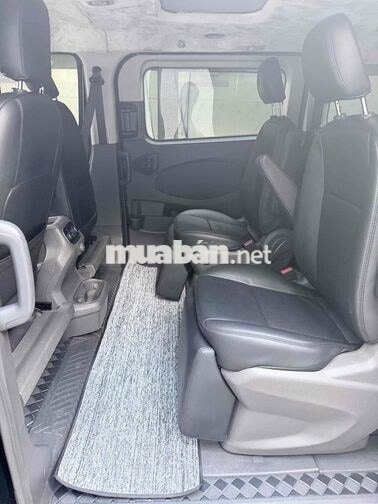 Tourneo Titanium 2019 chất xe nguyên bản