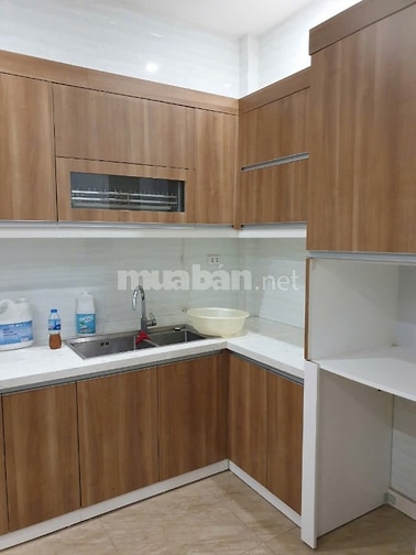 Nhà trong ngõ phố hoa bằng . Dt. 70 m2 * 4 tầng . Tk sân cổng  ô tô gâ