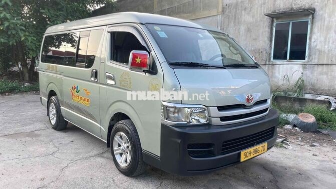 Xe khách Toyota Hiace Bạc