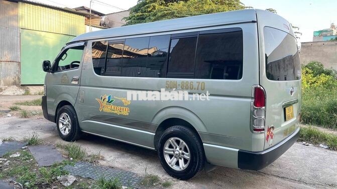 Xe khách Toyota Hiace Bạc