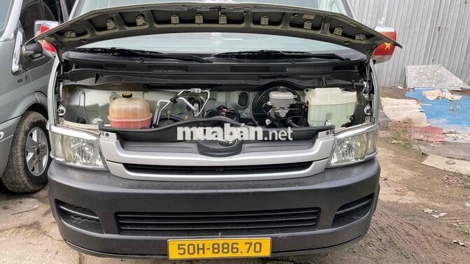 Xe khách Toyota Hiace Bạc