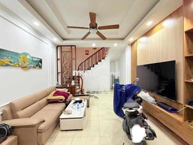 NHÀ PHÂN LÔ LẠC LONG QUÂN - 6 Tầng - 9.9 tỷ