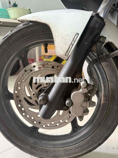 Honda Air Blade Fi 2010 Trắng 5v9 km Zin êm