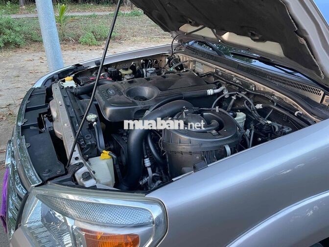 Ford Everest 7 chỗ Tự động Dầu Vàng cát