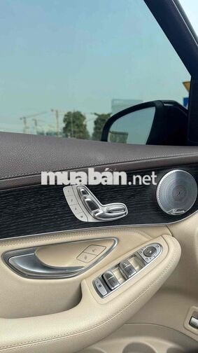Mercedes-Benz GLC300 4matic 2020 siêu mới đẹp chât