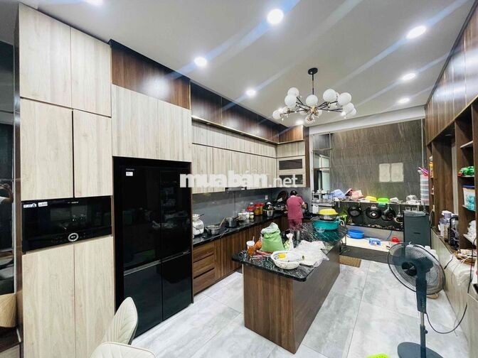 Hẻm ô tô vào nhà cách mặt tiền 1 căn Quang Trung P8 Gò Vấp 4 tầng 80m2
