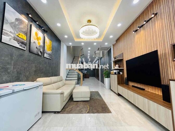 Hẻm ô tô vào nhà cách mặt tiền 1 căn Quang Trung P8 Gò Vấp 4 tầng 80m2