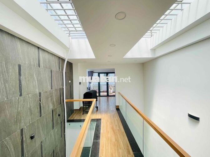 Hẻm ô tô vào nhà cách mặt tiền 1 căn Quang Trung P8 Gò Vấp 4 tầng 80m2