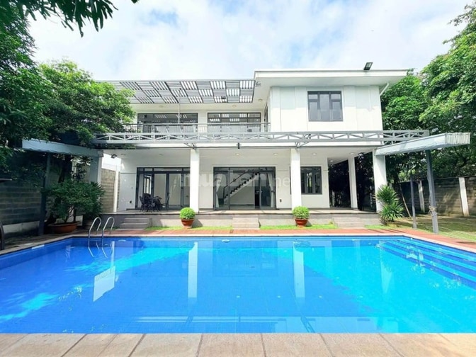 Biệt Thự Nghĩ Dưỡng ~ 800m Có Hồ Bơi - Sân Vườn  Thuộc Xã Nhị Bình, 
