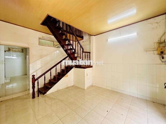 Nhà ngon tiện sửa siêu phẩm • Hẻm 3m • Đối diện UBND Quận • 2 Tầng • 2