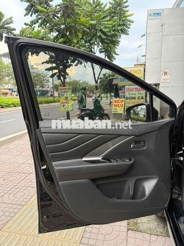 Mitsubishi Xpander 1.5 AT 2021 - Đen  - 65000km
