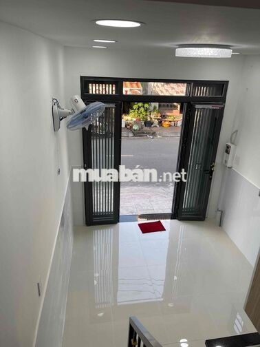 Nhà Mặt Tiền gần chợ trường học thích hợp kinh doanh mua bán