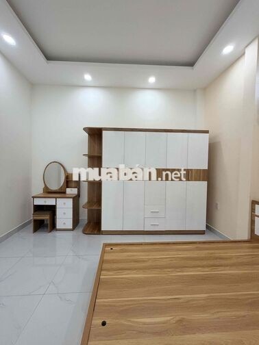 4.8 Tỷ,  3 PN (Có P.Ngủ Tầng Trệt), Full Nội Thất, Hẻm ô tô thông