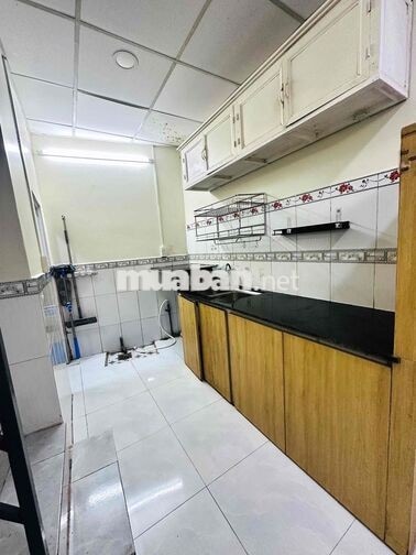 Cho Thuê Nhà Nguyên Căn, Gần Đại Học Mở, 1 Máy Lạnh, 1 Bộ Sofa, 2 PN