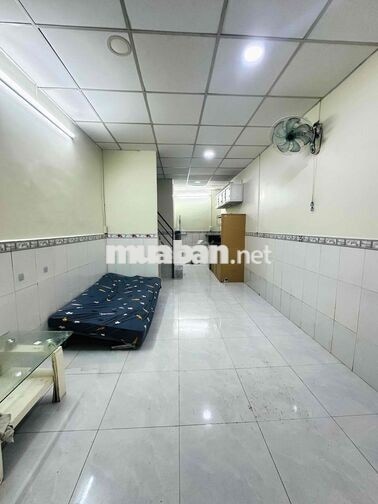 Cho Thuê Nhà Nguyên Căn, Gần Đại Học Mở, 1 Máy Lạnh, 1 Bộ Sofa, 2 PN