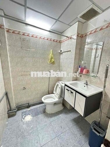 Cho thuê tầng Trệt chung cư Bắc Đinh Bộ Lĩnh,  Diện tích rộng rãi