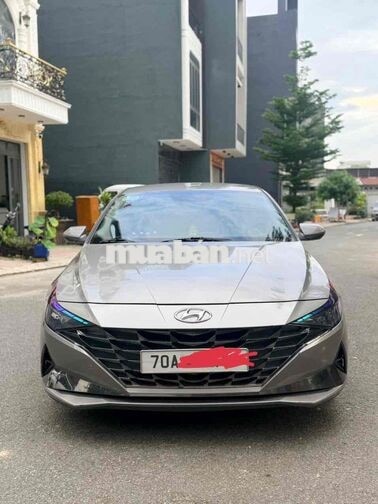 Hyundai Elantra 2022 1.6 mẫu mới rất đẹp gd giá rẻ