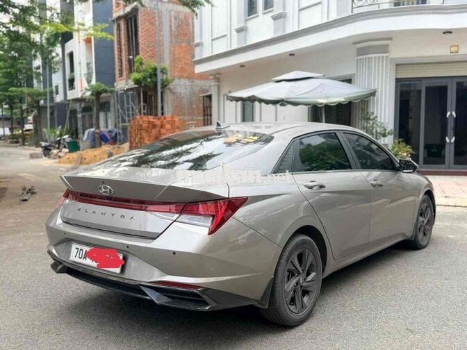 Hyundai Elantra 2022 1.6 mẫu mới rất đẹp gd giá rẻ
