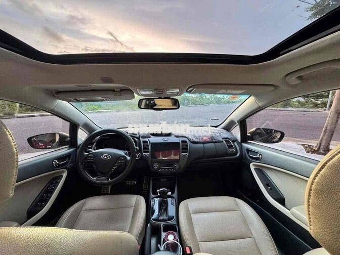 Kia Cerato 2024 Đen 5 chỗ Tự động Xăng