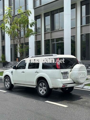 Ford Everest 2011 Trắng Tự động