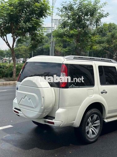 Ford Everest 2011 Trắng Tự động