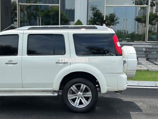 Ford Everest 2011 Trắng Tự động