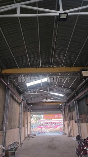 Cho thuê kho 400m2 mt QL1A đg xe cont 40f 24h/24h có điện 3f giá:35tr 