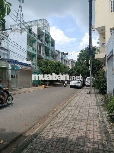 BÁN GẤP NHÀ LÊ VĂN QƯỚI , 3 LẦU, SÂN THƯƠNG , HẺM Ô TÔ THÔNG ,92M2