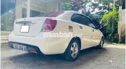 Chevrolet Lacetti Trắng 5 chỗ