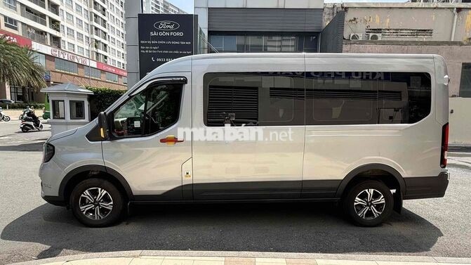 Ford Transit Trend 2024 Bạc 71.600 km