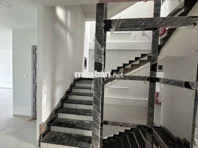 Cho thuê nhà mặt tiền 5 tầng, khu đô thị VCN, Nam Nha Trang