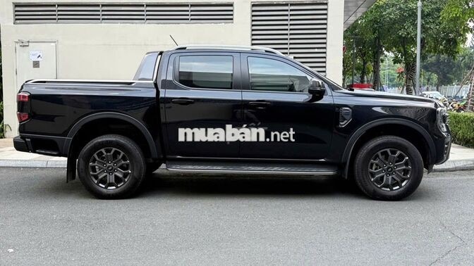 Ford Wildtrak 4x4 2023 Đen 33.500km