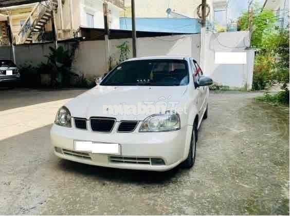 Chevrolet Lacetti Trắng 5 chỗ