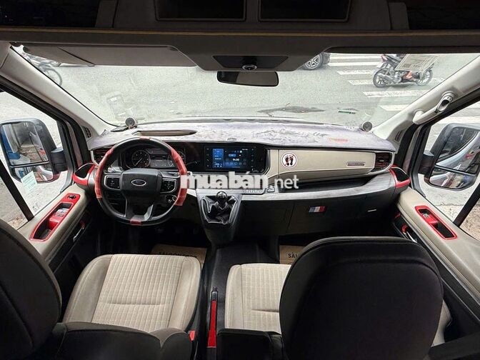Ford Transit Trend 2024 Bạc 71.600 km