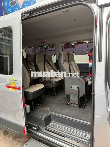 Ford Transit Trend 2024 Bạc 71.600 km