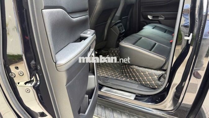 Ford Wildtrak 4x4 2023 Đen 33.500km