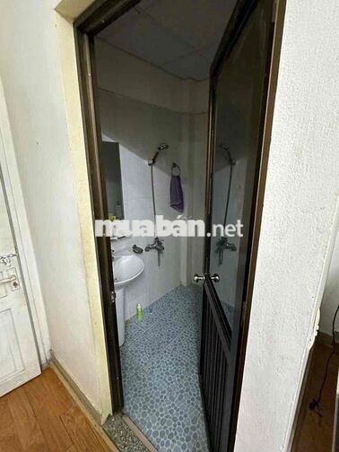 Cho thuê phòng 25m2 mặt đường Nguyễn Trãi