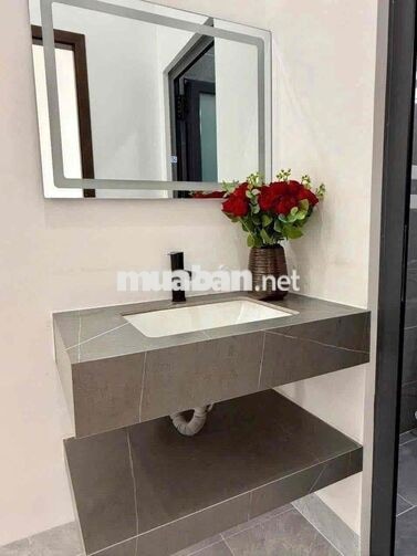 Cho thuê nhà 3 Phòng Ngủ Sân Ô Tô hẻm Lê Hồng Phong Phú Hoà