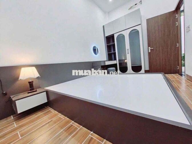 Cho thuê nhà 3 Phòng Ngủ Sân Ô Tô hẻm Lê Hồng Phong Phú Hoà